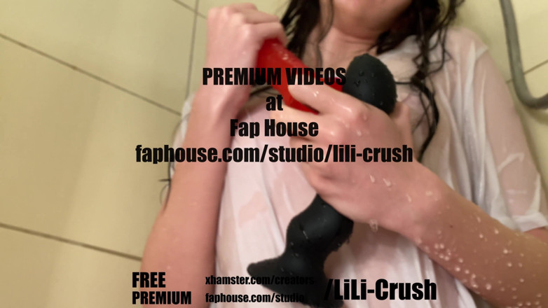 Lili Crush: Sexy girls shower masturbation