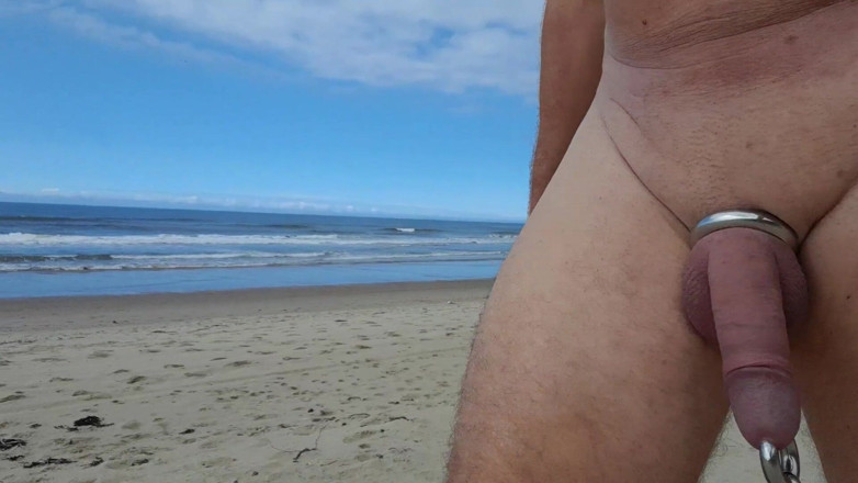 Cozzy: Nude beach walk