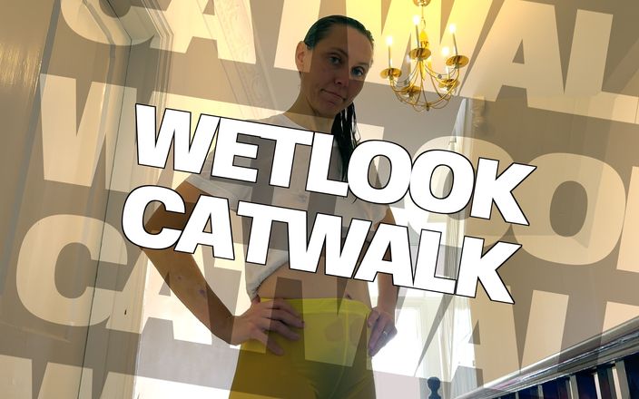 Wamgirlx: Wetlook catwalk - dar care haine umede de lucru?