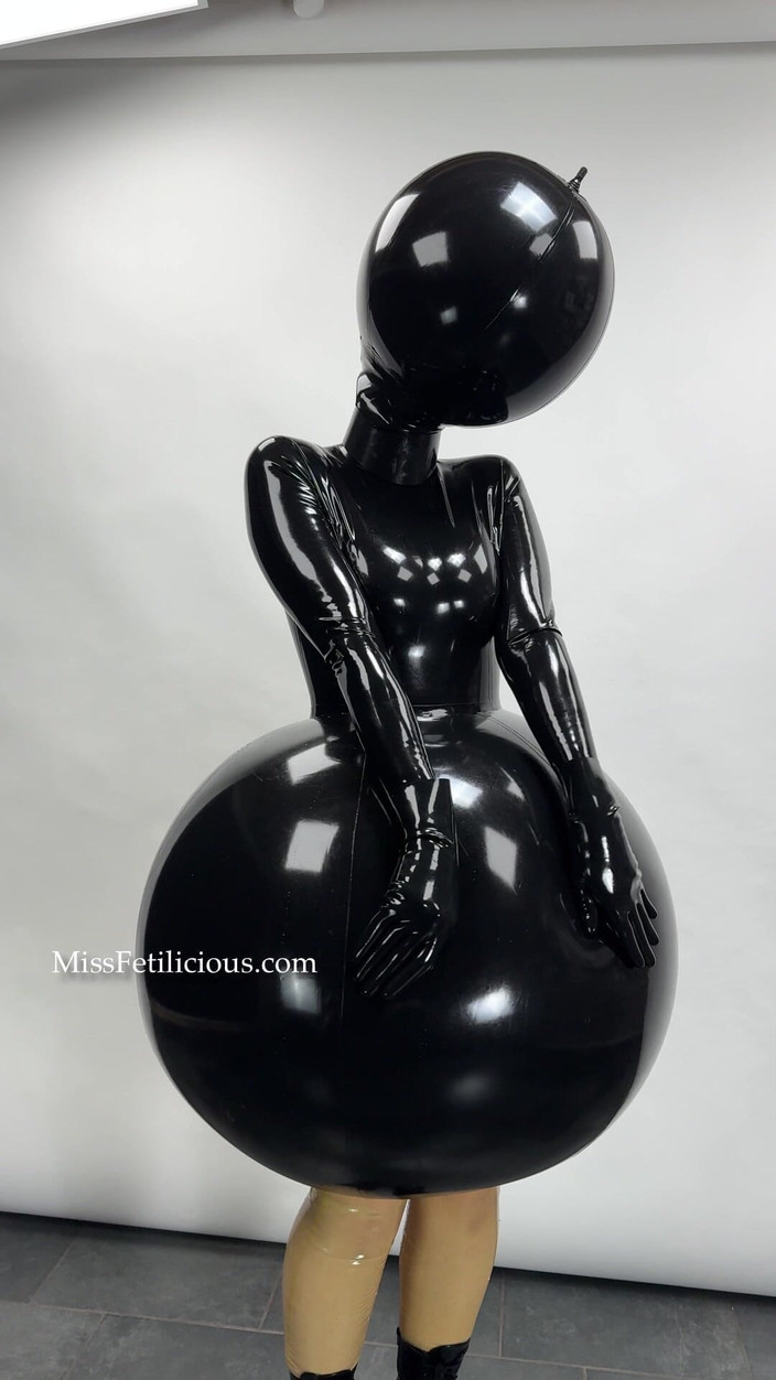 Miss_Fetilicious: Was hältst du von meinem aufblasbaren Kleid?