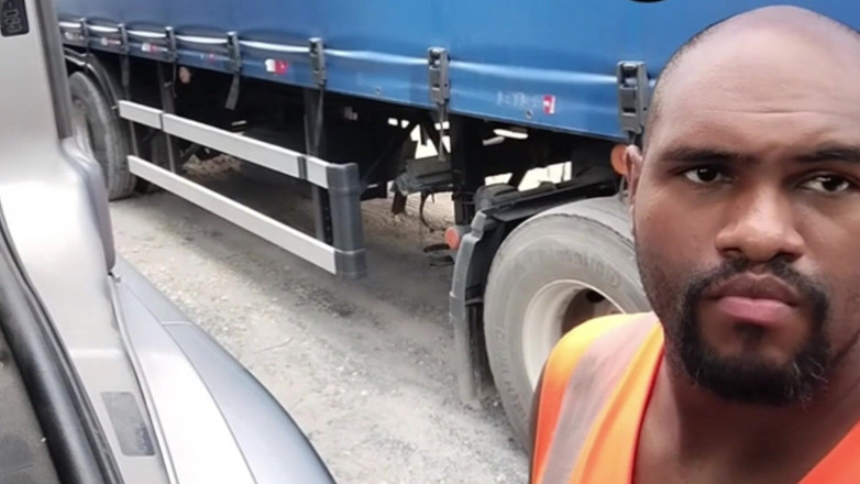 TheBlacKHunterr: Prima di caricare il camion