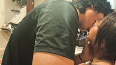 Moo DBOXXX: シングルの継母とのキスセッション、彼女は狂っている