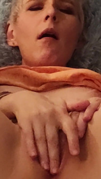 Emily masturbate in the evening