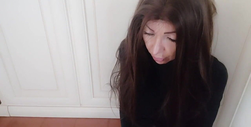 savannahamatoriale: 그녀의 죄를 고백하고 교구 사제를 고백하는 화려한 이탈리아