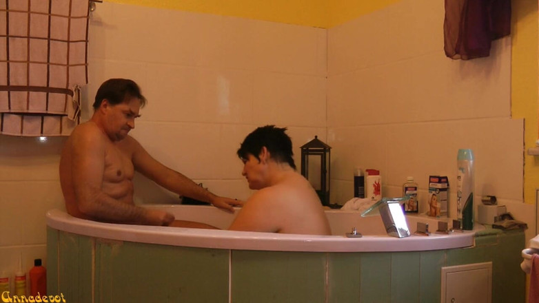 Anna Devot: Annadevot - Lunchtime fucking in bathtub