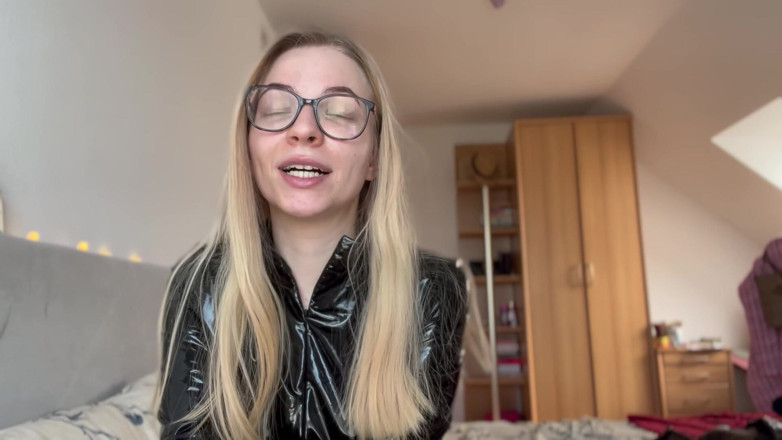 Goddess_Bella_Rae: Pourquoi tous les hommes devraient porter un dispositif de chasteté