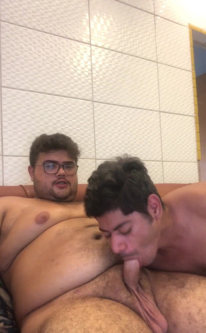 VEN1CIU: 통통한 게이를 빠는 사촌