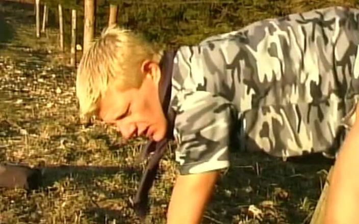 Gay 90's Vintage Porn: Dampfende männliche küssen session # 3