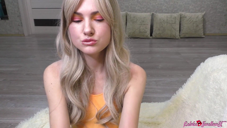 Laloka4you: Sexy girlfriend gloved jerk off dick and footjob before bedtime -...