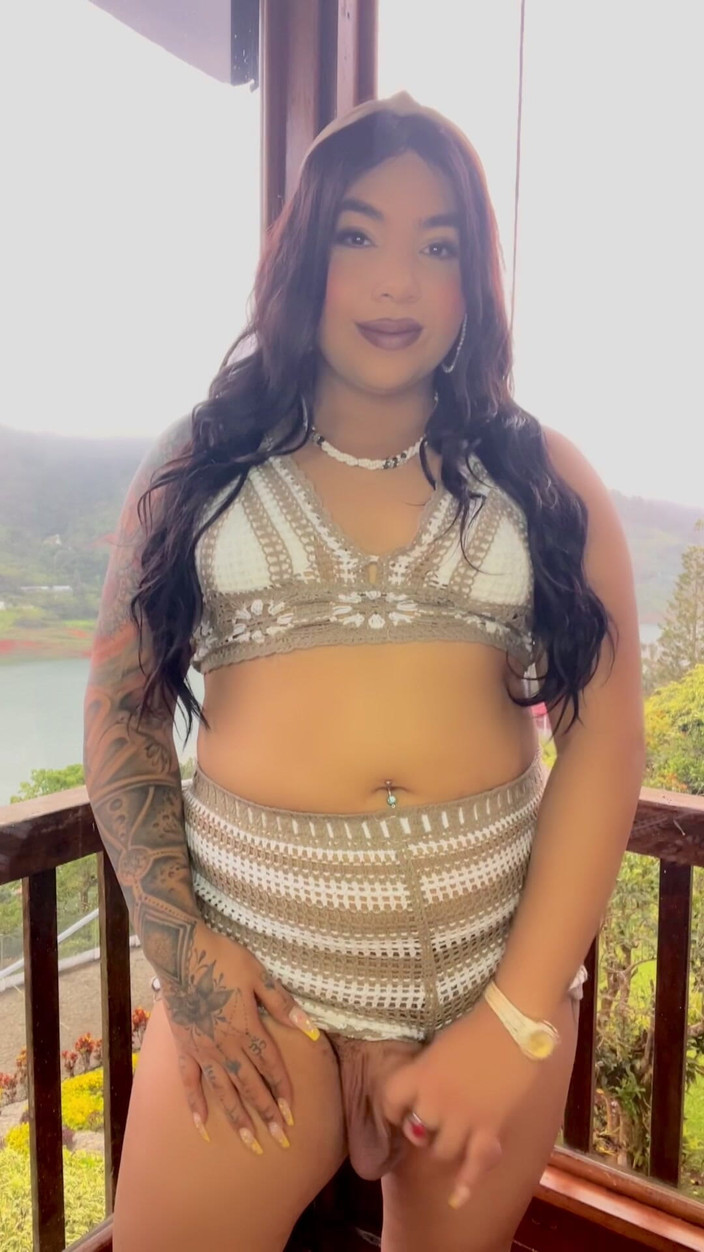 JessieRoss: オーナーに見つかる前に逃げる