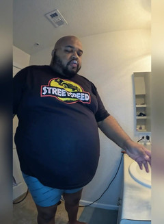 Blkhole420: 我不知道这个分类是否是一个特殊的要求，但决定在我睡觉前剃光我的头