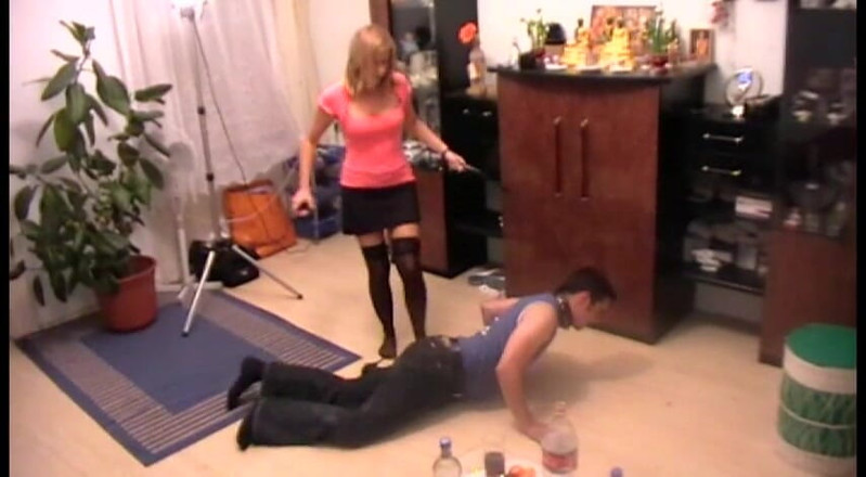 Femdom Austria: การเตะ 2