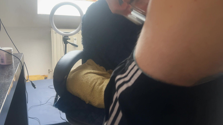 Zkittle: Tappo di vetro nel mio culo