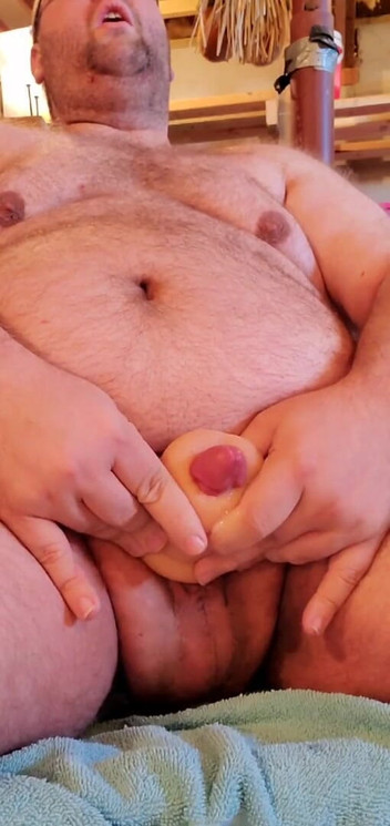 Danzilla White: 地下室でエッチになって大人のおもちゃで遊ぶ #2