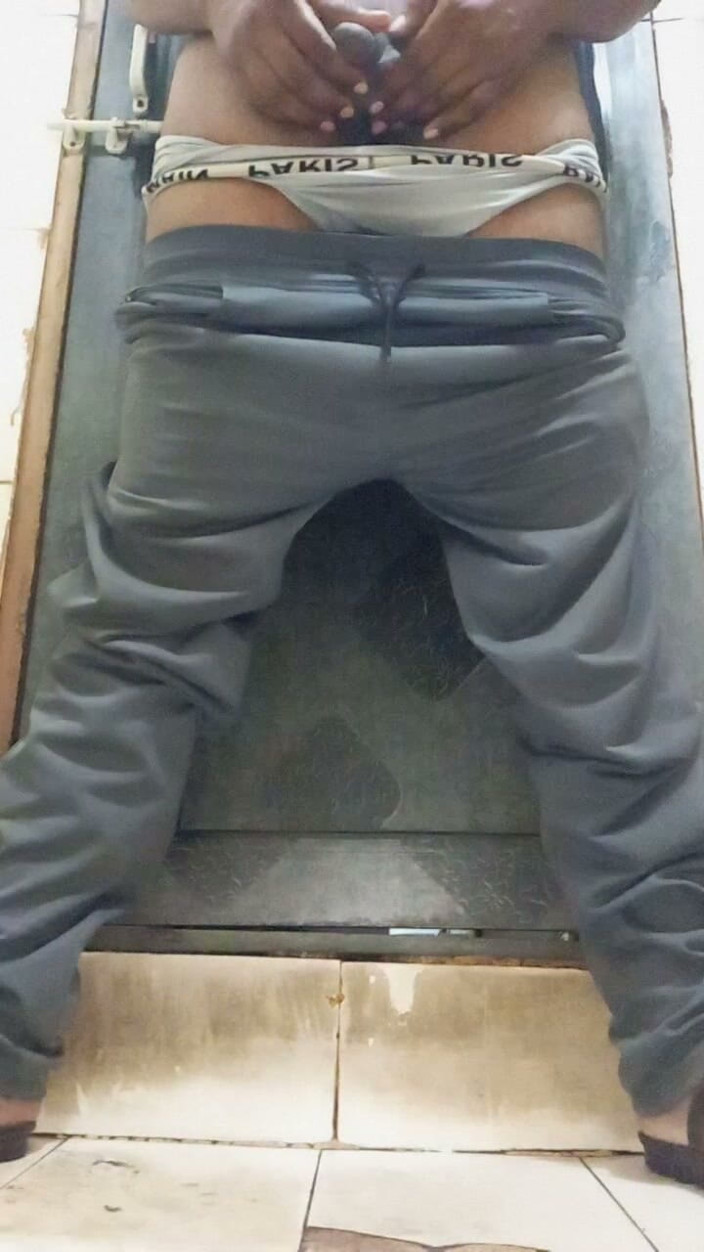 Sweet Indian cock: Une tatie desi indienne se fait lécher les seins avec...