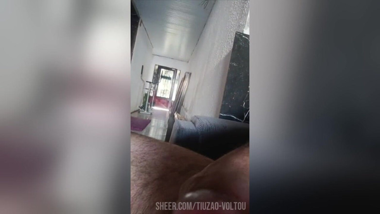 Tiuzao12433: Tiuzao Enjoys Himself on the Sofa
