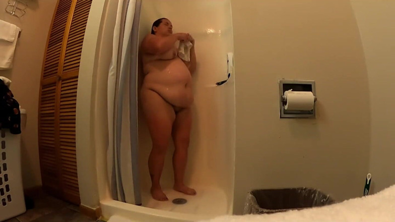 SexyNEBBW: Sexy bbw cabinedouche