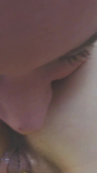 혀 깊숙이: 친밀한 후장 핥기 만남