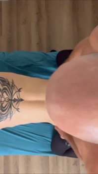 Massören Scarlett Foxx vet att ge extra speciella lyckliga slut