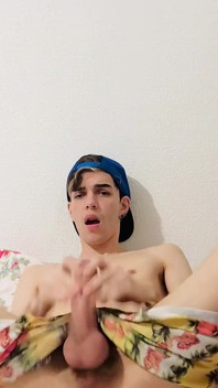 Freeballing Boy Squirts Big