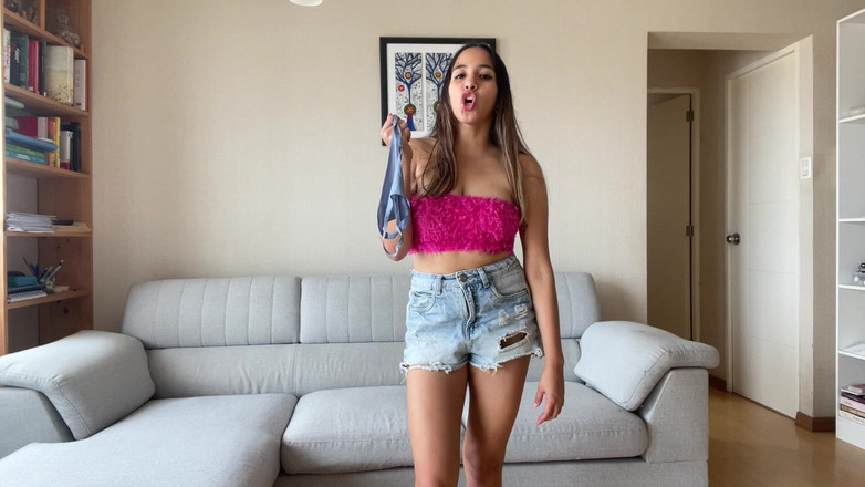 Goddess Alexa femdom: Ma demi-sœur te t’extorque pour te renifler et te branler