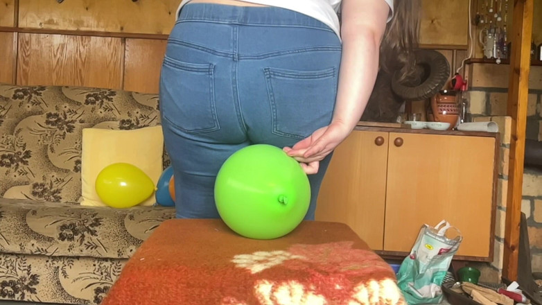 BeachBallsDuo: Bigbootylucy नीली जींस में 20 बॉलन से अधिक कुचल दिया! स्लो-मो के साथ 2 कैमरा