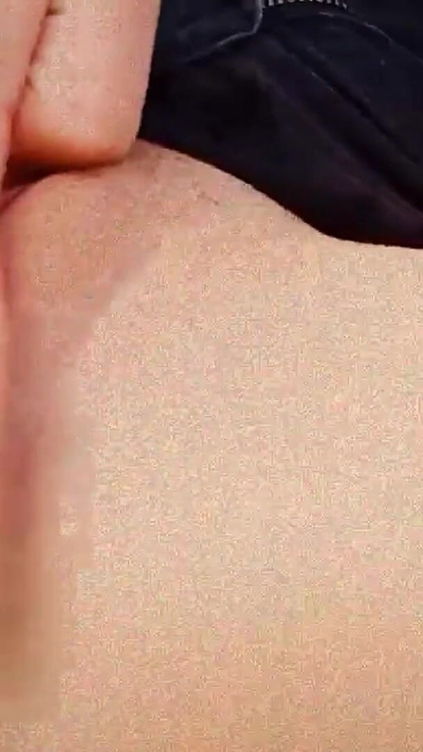 I Love to Masturbate My Pussy for You, My Love (Candy Kush)