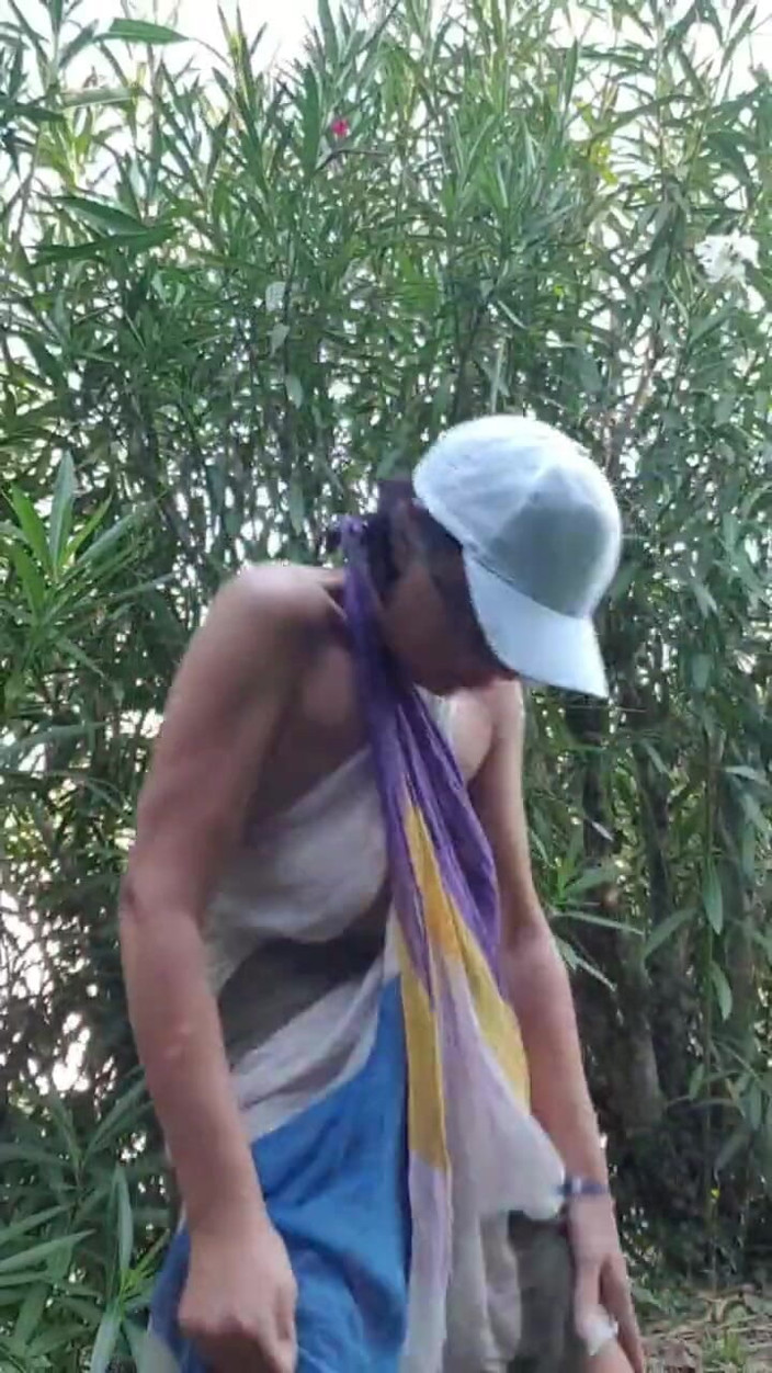 JulieEroticDress: MILF w miejscach publicznych