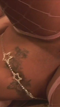 Hot babe knows how to turn on the cock on duty