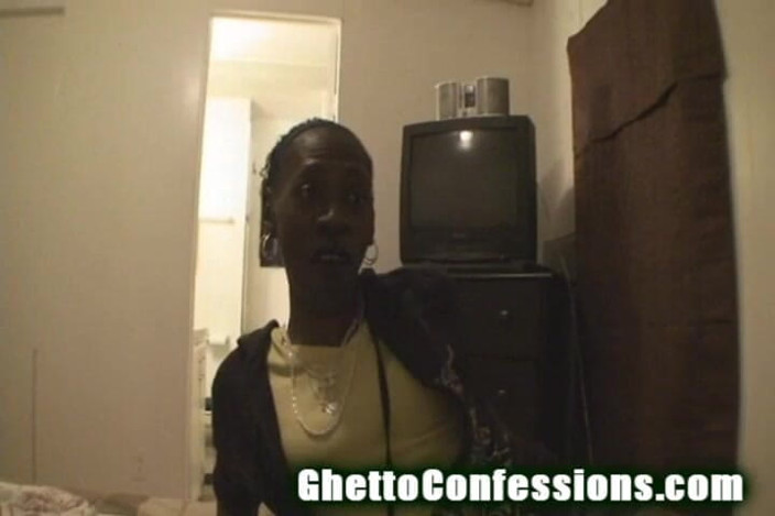 Ghetto Confessions: Грязная тьма, черная телочка-хо сосет белые яйца и хуй шлюшки из гетто!