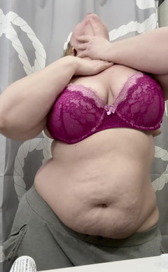KinkyKatie: 试用我的新胸罩