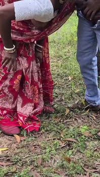 A Village Bhabhi Fucked by a School Student in Forest,sona Bhabhi First Time Outdoor Sex by Her Boyfriend