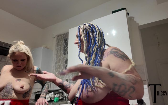 Thiccvision: Sra. Clause e seus elfos têm uma orgia de cozinha...