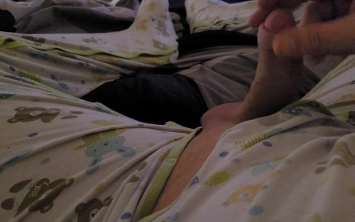 Kinky DL: Plezier voordat mijn luier verandert voordat ik in bed ga!