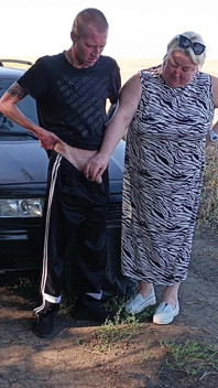 Am scris public în natură, mi-am futut mama vitregă în gura ei și am umplut-o cu spermă
