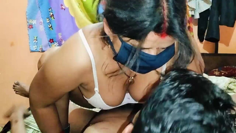 Poonam8868: 我的丈夫操我印地语音频