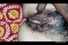Pede: Aku lagi asik ngentot memek becekku yang lagi asik dientot...