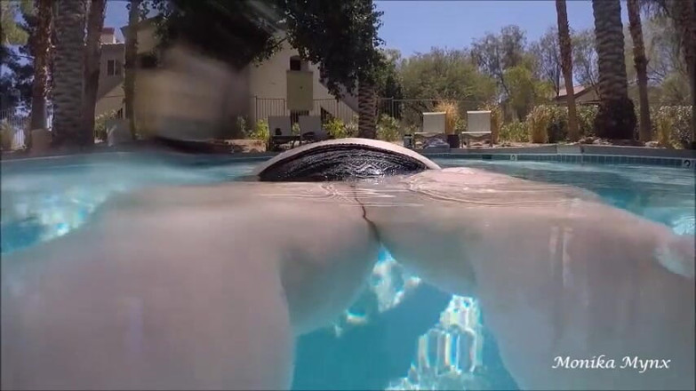 BBW Pleasures: Ssbbw mengambang di kolam renang
