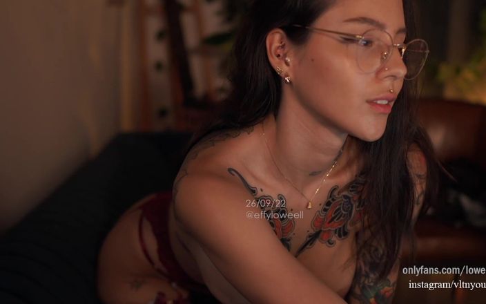 Effy Loweell studio: Modelul Instagram își arată sânii frumoși fanilor ei apropiați într-un live privat...