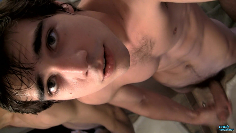 Zack Randall: Zack face o mizerie în baie