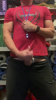 Excitată Dilf Jockdad87 își filmează sperma delicioasă