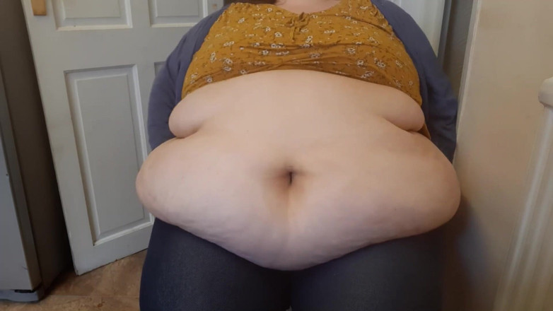 SSBBWLadyBrads: Awek montel super saiz bermain perut &amp; bergoyang