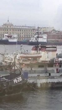 Exkluzivní video Bez sedla: Sexy gay pár miluje šukání na parapetu