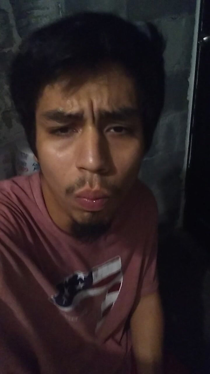 AlexAlejandro13: Pênis tremendo no banheiro