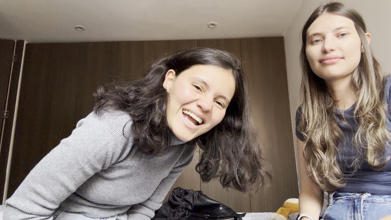 scarlettandc: Две лесбиянки трогают друг друга пальцами