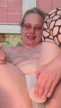 Birthing Queen Pushing Big Balls, Preparing for the Battle of Her Life