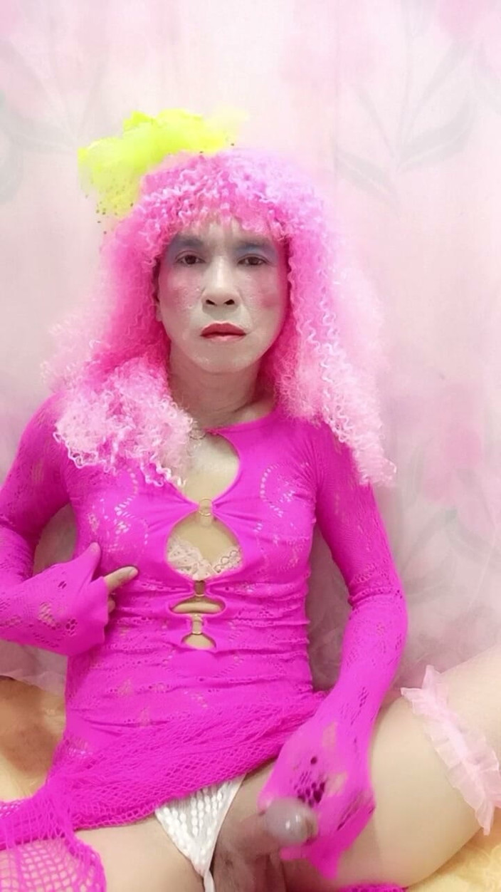 nguyen dang thien tri: Oanh Le Transgender Wearing a Sexy Dress to Take a...