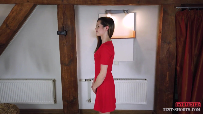 Test-Shoots: Naked pretty amateur teenager Josie in nude casting video