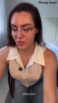 Její výživová poradkyně Mandy si všimla objemu v jejích kalhotách a rozhodla se to lépe zhodnotit...
