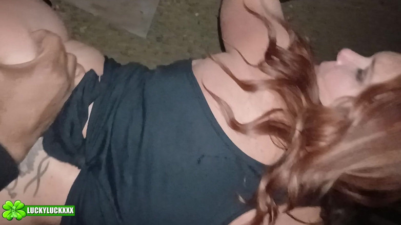 Lucky Luck XXX: Šťastná dívka Sammies World - žhavý sex na veřejném terase v Las...